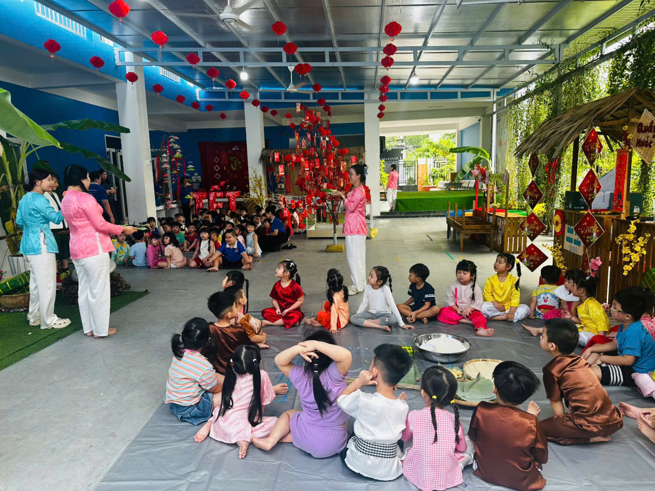  BÉ GÓI BÁNH TÉT - GÓI TRỌN YÊU THƯƠNG NGÀY TẾT 