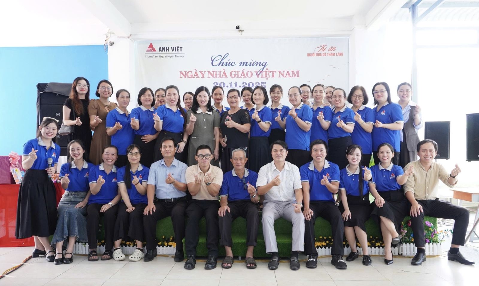 KỶ NIỆM NGÀY NHÀ GIÁO VIỆT NAM 20/11/2025_TRUNG TÂM NGOẠI NGỮ - TIN HỌC ANH VIỆT